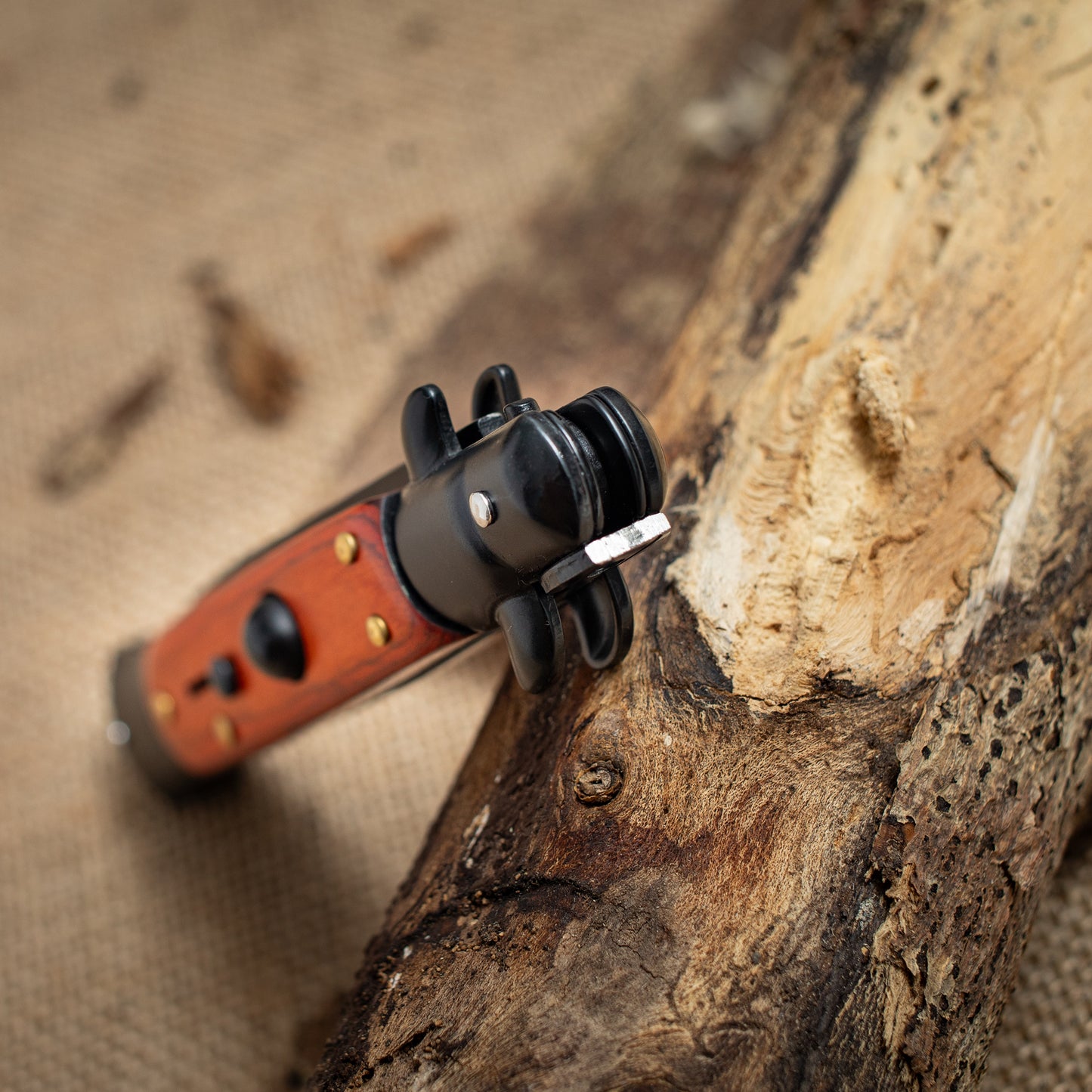 Black Blade Folding Knife – 3CR13 Steel, Wooden Handle, EDC Pocket Knife for Everyday Carry