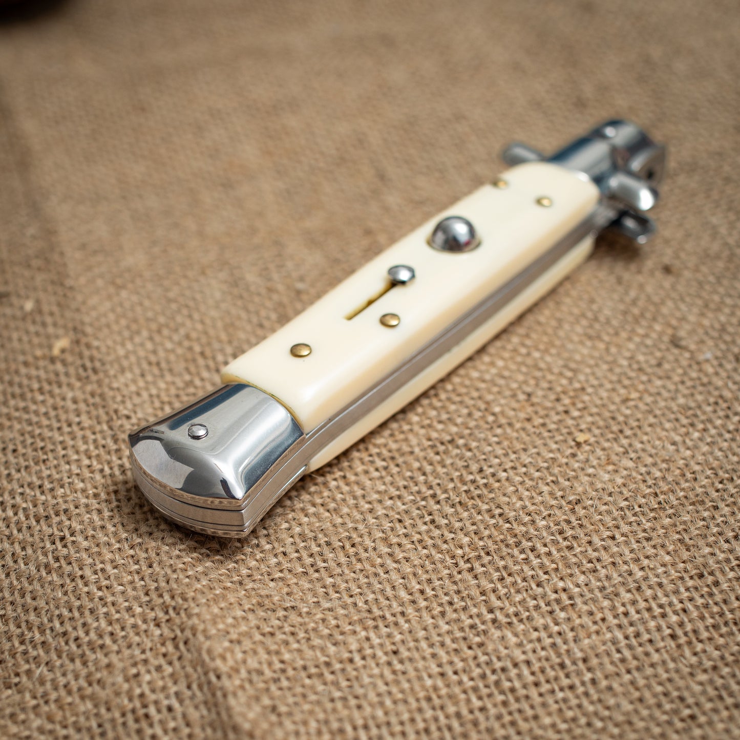 Glacier Edge Italian Style Switchblade Knife – Mirror Finish Blade, Classic White Handle, Everyday Carry